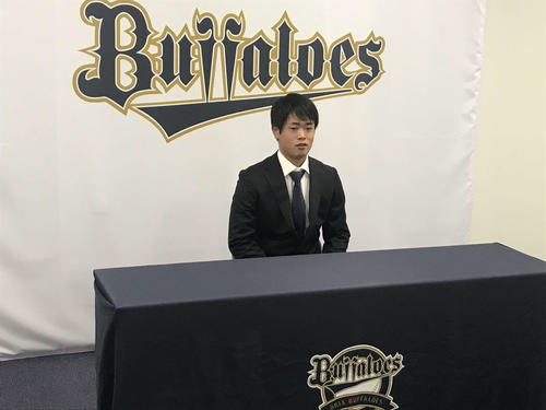 契約更改を終えたオリックス太田椋内野手（撮影・真柴健）