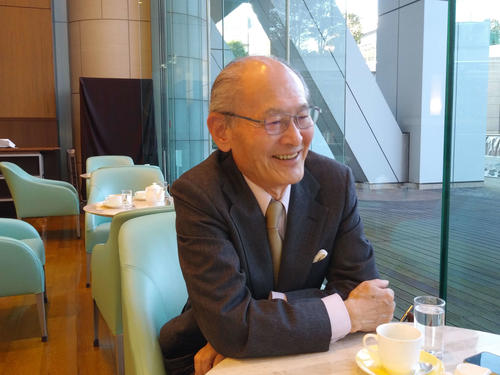 インタビューに答える「1988年のパ・リーグ」の著者、山室寛之氏