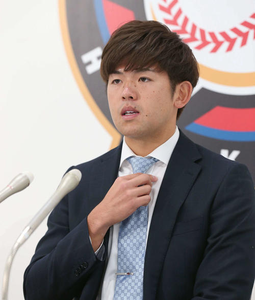 契約更改を終え会見する日本ハム清水（撮影・黒川智章）