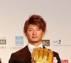 三井ゴールデン・グラブ賞を受賞した日本ハム西川