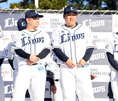 ファン感で登壇した西武中村（右）（撮影・たえ見朱実）