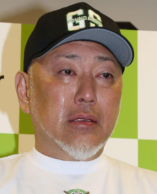 薬物依存からの脱却や球界への思いを涙ながらに話した清原氏（撮影・丹羽敏通）
