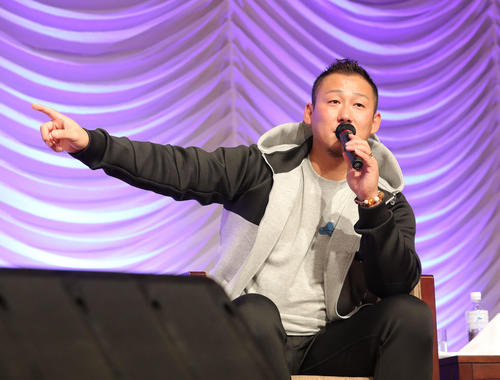 シーズンシート2019オーナーズパーティーでトークする日本ハム中田（撮影・佐藤翔太）