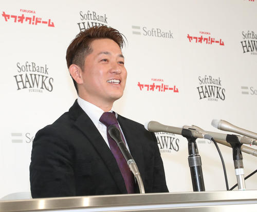 現状維持の2年複数年で契約更改を終えた川島慶三（撮影・梅根麻紀）