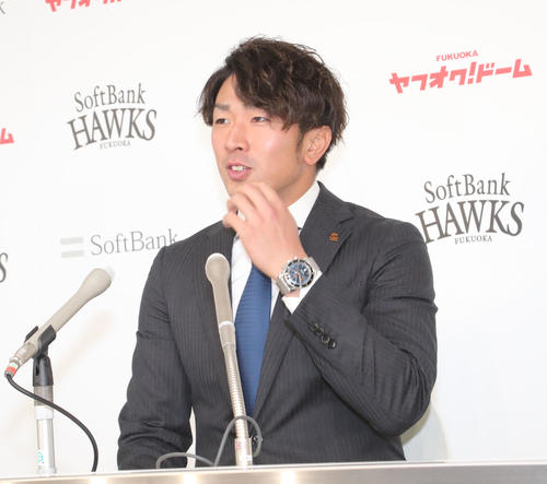 契約更改を終えた西田はダウン提示でサイン（撮影・梅根麻紀）