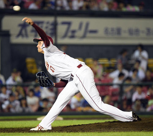 7月25日の楽天対西武　9回表、プロ初マウンドとなった楽天渡辺佑樹（撮影・たえ見朱実）