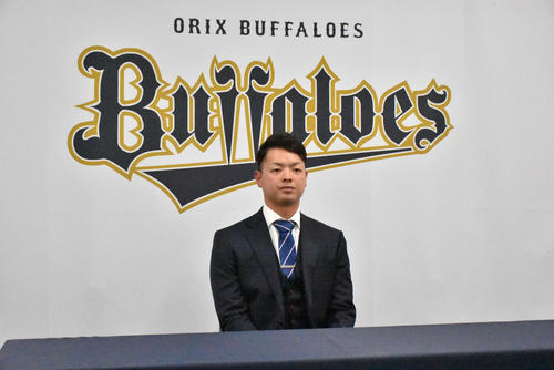 オリックスと育成契約を結んだ黒木優太投手（撮影・真柴健）
