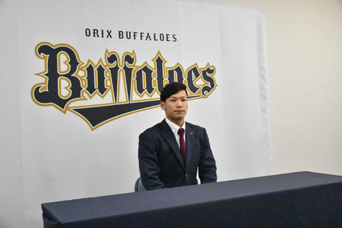 契約更改を終えたオリックス中川圭太内野手（撮影・真柴健）