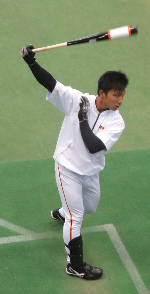 打撃練習をする巨人育成1位ルーキーの平間（撮影・湯本勝大）