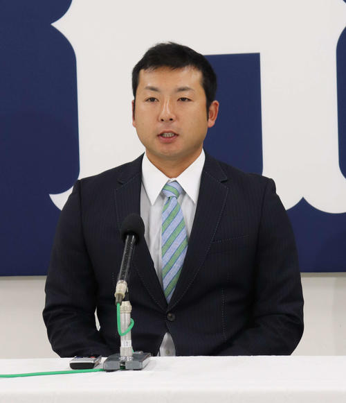 契約を更改した広島今村