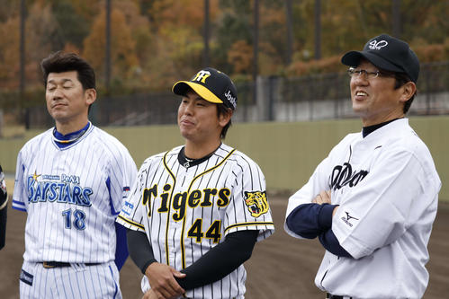 カンテレ「こやぶるSPORTS年末SP（仮）」の収録に参加したDeNA三浦2軍監督、阪神梅野、元ヤクルト古田敦也氏（カンテレ提供）