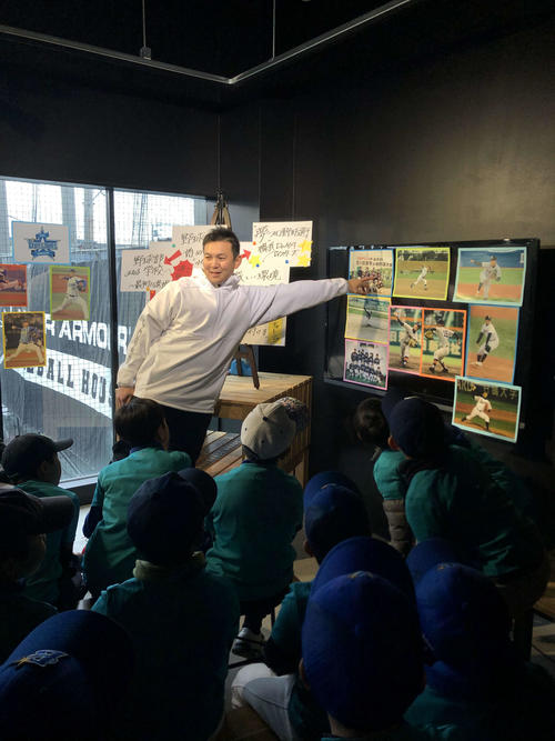 イベントに抽選で当選した小学生35人へ、夢を諦めない大切さを伝えるDeNA山崎