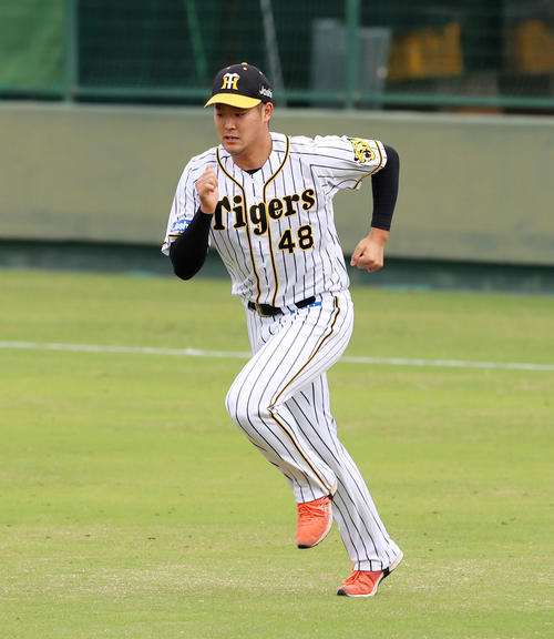 阪神斎藤友貴哉（2019年10月17日撮影）