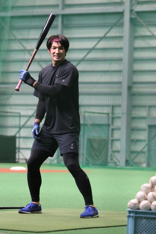 ティー打撃する日本ハム大田（撮影・田中彩友美）