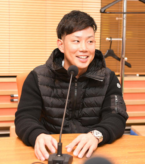 MBSラジオ「亀山つとむのスポーツマンデー」に出演した阪神糸原（撮影・渦原淳）