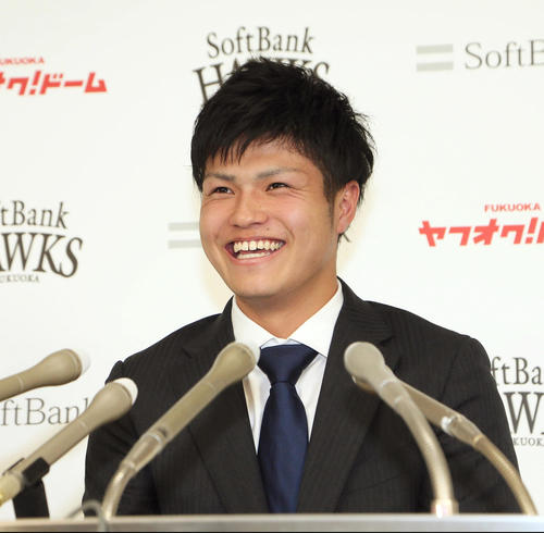 5000万円（金額は推定）で契約更改したソフトバンク甲斐野（撮影・栗木一考）
