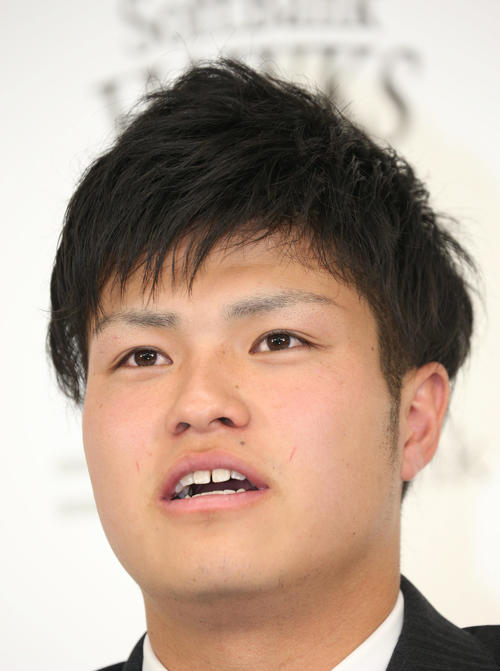 5000万円（金額は推定）で契約更改したソフトバンク甲斐野（撮影・栗木一考）