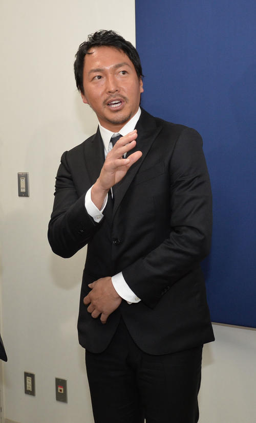 契約更改を終え「球団からはもっとできる」と期待が込められたことを明かした広島長野（撮影・和賀正仁）