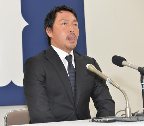 契約更改を終え「球団からはもっとできる」と期待が込められたことを明かした広島長野（撮影・和賀正仁）