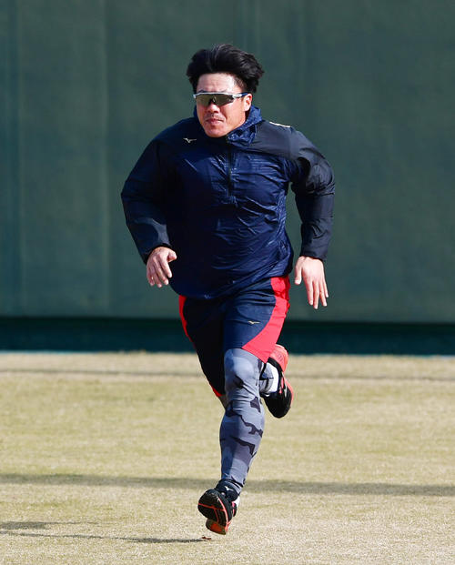 鳴尾浜で練習を行う陽川（撮影・清水貴仁）