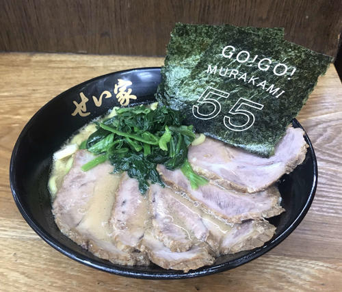 せい家12店舗で販売される「村上選手のゴーゴーラーメン」（球団提供）