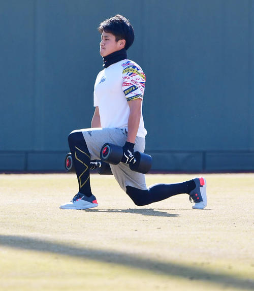 鳴尾浜球場で練習を行う阪神木浪（撮影・清水貴仁）