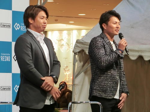 大阪・なんばパークスで「コラントッテ」×「スーパースポーツゼビオ　なんばパークス店」主催のトーク＆スペシャルイベントに出演した阪神梅野（左）と北條