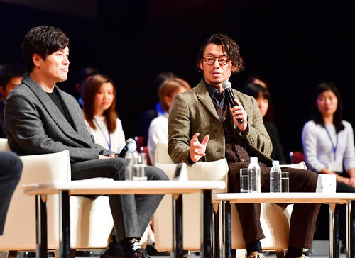 公開シンポジウム「若者が躍進する世界を目指して」で元ラグビー日本代表の大畑大介氏（左）と対談する鳥谷敬（撮影・清水貴仁）