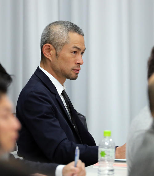 講義を受けるイチロー氏