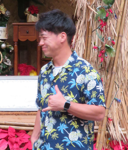 ハワイ日本一旅行でにこやかな表情のソフトバンク長谷川勇