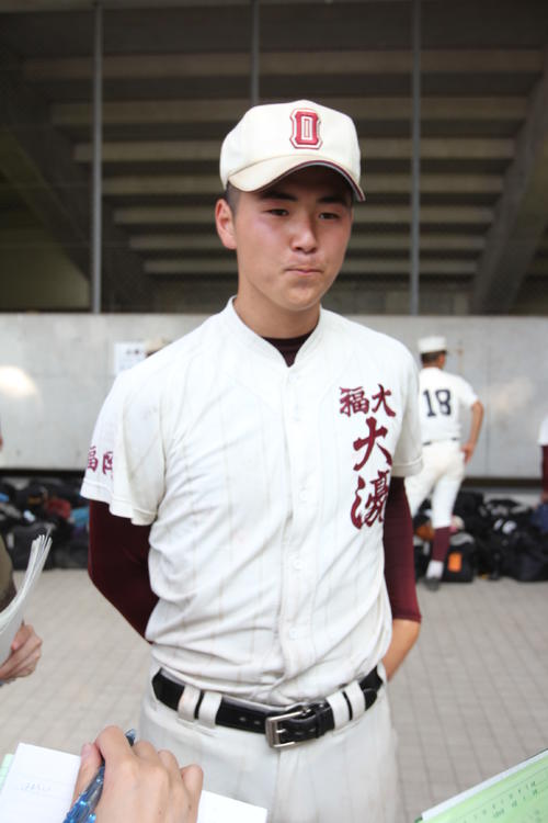 16年7月、初戦で福岡第一に敗れ、悔し涙をみせる福岡大大濠の浜地