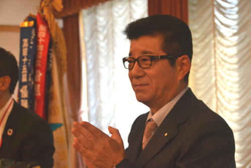 第45回社会人野球日本選手権大会で初優勝した大阪ガス硬式野球部の表敬訪問を受けた松井一郎大阪市長