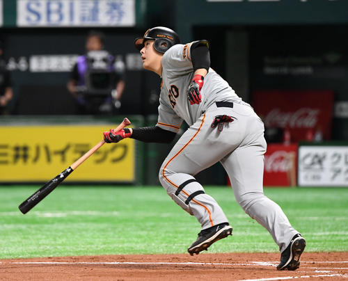 巨人岡本和真（2019年10月20日撮影）