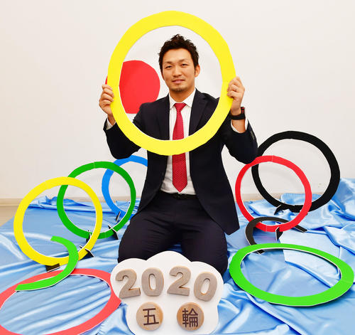 契約更改後、東京五輪に向け意気込みをみせる広島鈴木（撮影・清水貴仁）