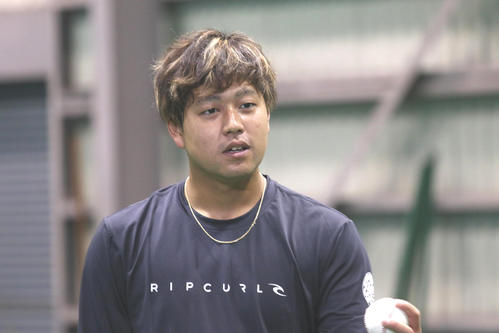 米ハワイでの自主トレから帰ってきた日本ハム堀（撮影・田中彩友美）