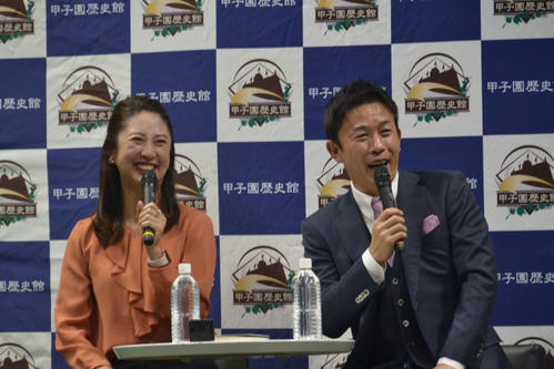 甲子園歴史観で200人超のファンを前にトークショーを行った赤星憲広氏（撮影・望月千草）