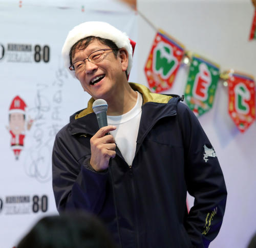 トークショーで笑顔を見せる日本ハム栗山監督（撮影・佐藤翔太）