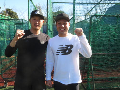 横浜市内で合同自主トレした西武内海（左）と巨人今村（撮影・久保賢吾）