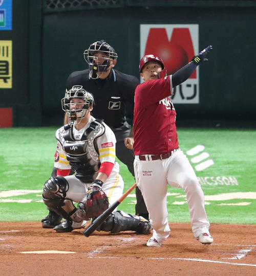 楽天浅村栄斗（2019年10月7日撮影）
