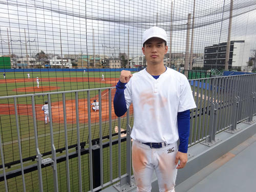 来年は優勝へ、と気持ちを込める新主将の若林（撮影・保坂淑子）