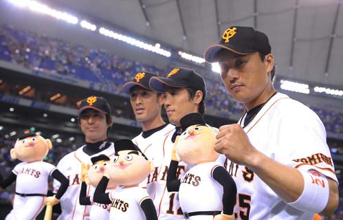 お立ち台に上がったイ・スンヨプ、小笠原道大、木佐貫洋、鈴木尚広（2008年07月27日）