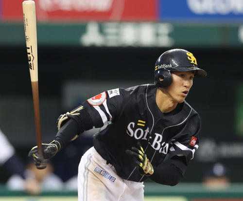 ソフトバンク三森大貴（2019年4月21日撮影）