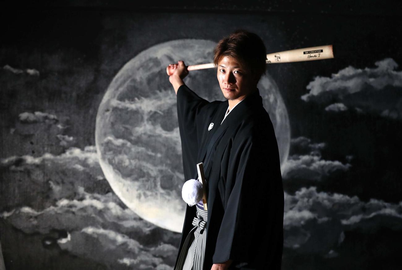 一振りに思いを込める！　主将としてチームを率い日本一奪還を目指す西川（撮影・黒川智章）