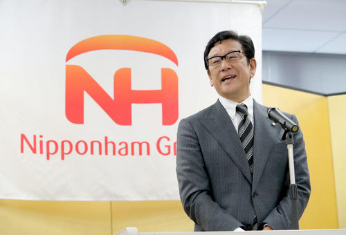 日本ハム株式会社東京支社での年頭式典であいさつをする日本ハム栗山監督（撮影・佐藤翔太）