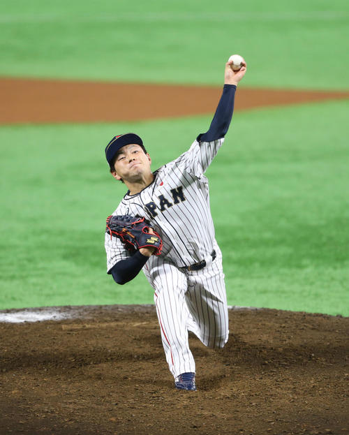 ロッテ成田翔（18年11月7日撮影）