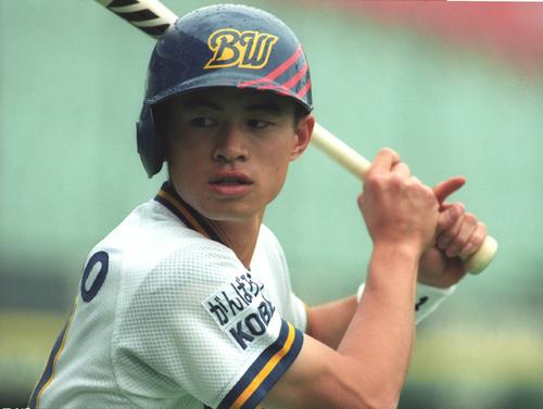 1995年「がんばろうKOBE」のワッペンをつけシーズンを戦ったオリックス・イチロー
