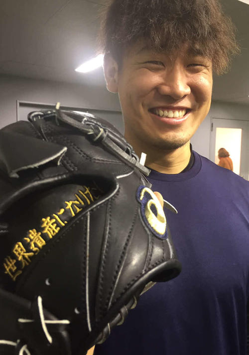 2年目の飛躍を誓うソフトバンク杉山はグラブに「世界遺産になりたい」と何ともビッグ？な目標を刺しゅうして臨む