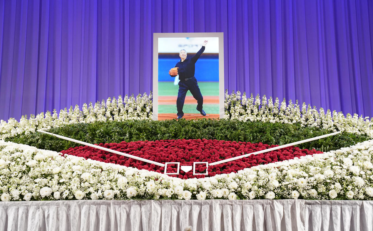 金田正一氏の祭壇（撮影・加藤諒）