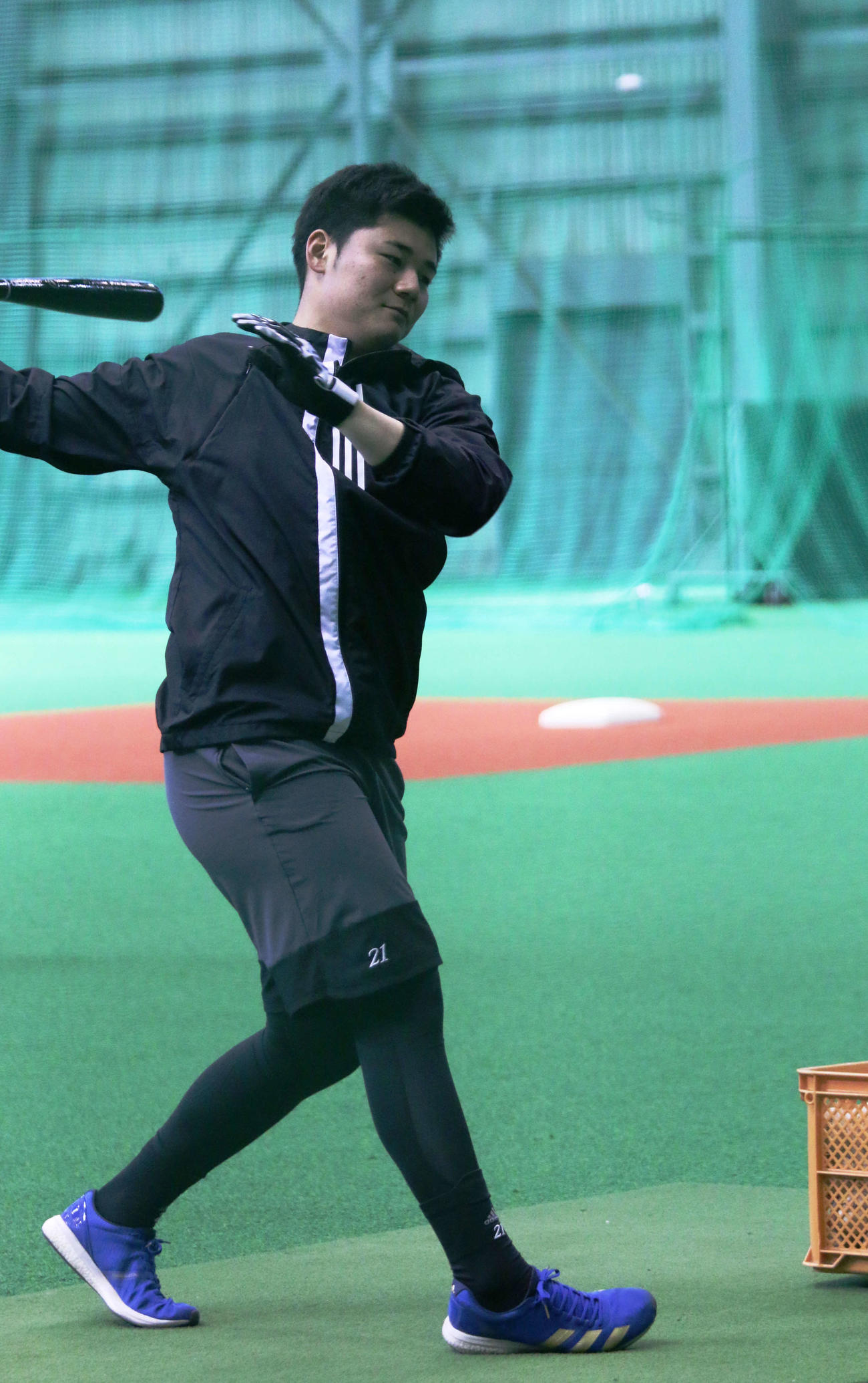 鎌ケ谷でティー打撃を行う日本ハム清宮（撮影・木下大輔）