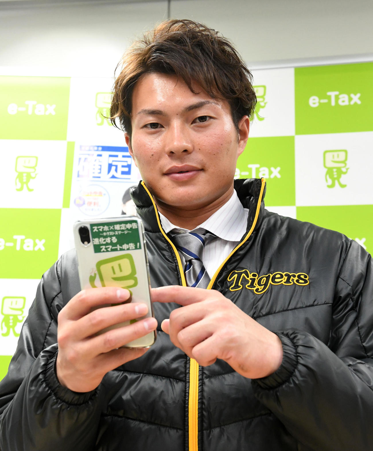 スマホによる確定申を疑似体験した阪神北條（撮影・前岡正明）